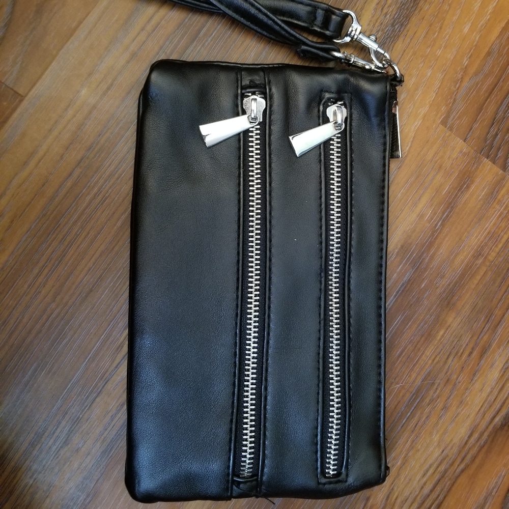 Xhilaration wristlet